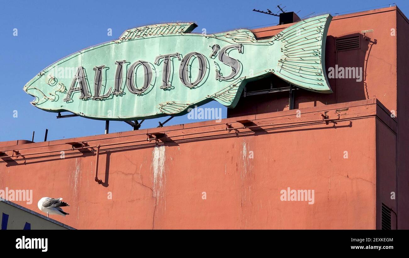 SAN FRANCISCO, CA, États-Unis- 17 FÉVRIER 2020 : panneau en forme de poisson d'alioto au quai des pêcheurs dans le nord de la californie, états-unis Banque D'Images