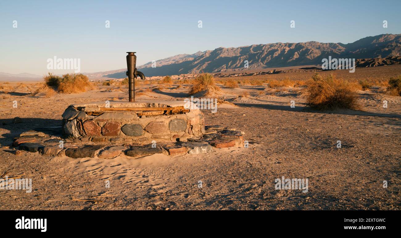 Stovepipe Wells ancien Dry Well Death Valley Californie Banque D'Images