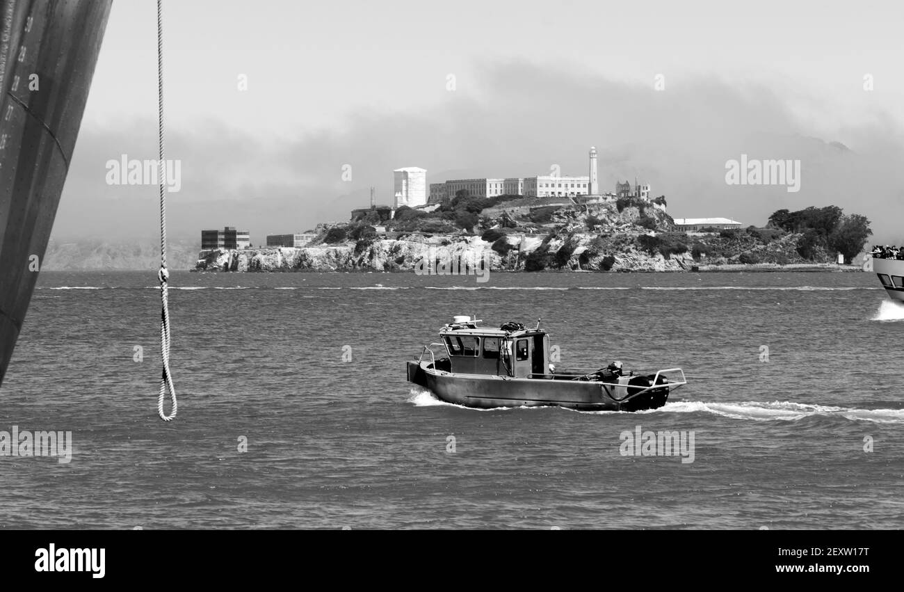 Bateaux de la baie de l'eau du Fisherman's Wharf Alcatraz Island San Francisco Banque D'Images