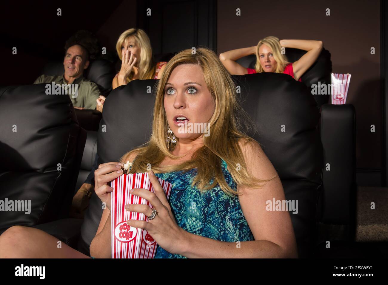 Personnes regardant un film Banque D'Images