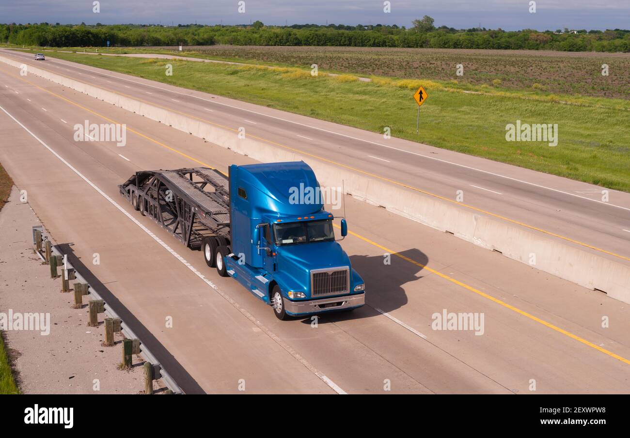 Blue Big Rig semi-camion transport routier Banque D'Images