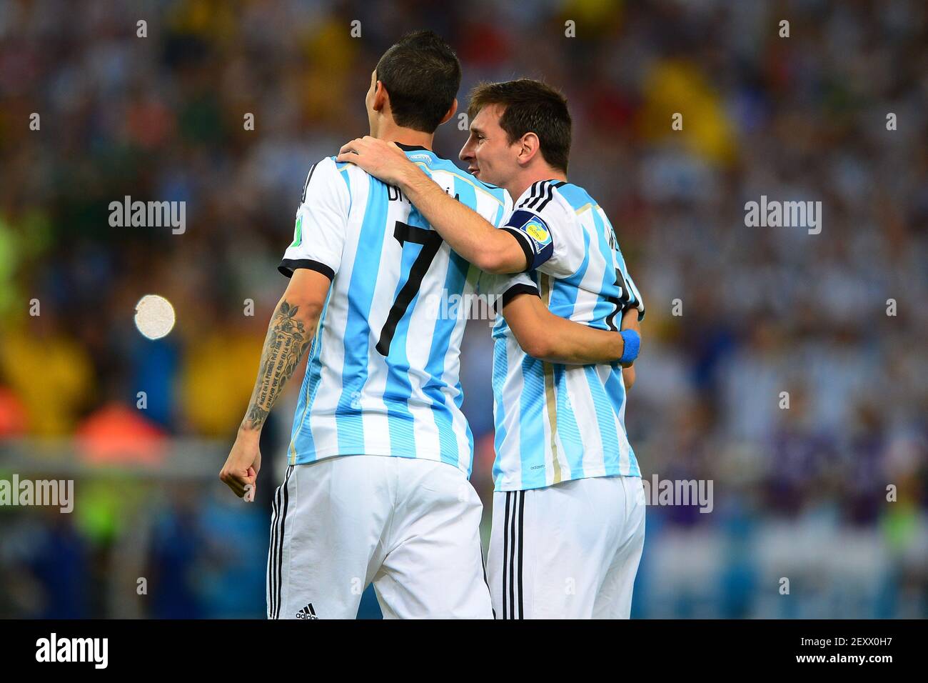 Angel Di Maria d'Argentine et Lionel Messi célèbrent la Sead Kolasinac de Bosnie-Herzégovine a remporté le but lors du match de football de la coupe du monde de la FIFA F 2014 entre l'Argentine et la Bosnie-Herzégovine, au stade Maracana à Rio de Janeiro, au Brésil, le 15 juin 2014. Photo par Adrian Macias/MEXSPORT/Fotoarena/Sipa USA Banque D'Images