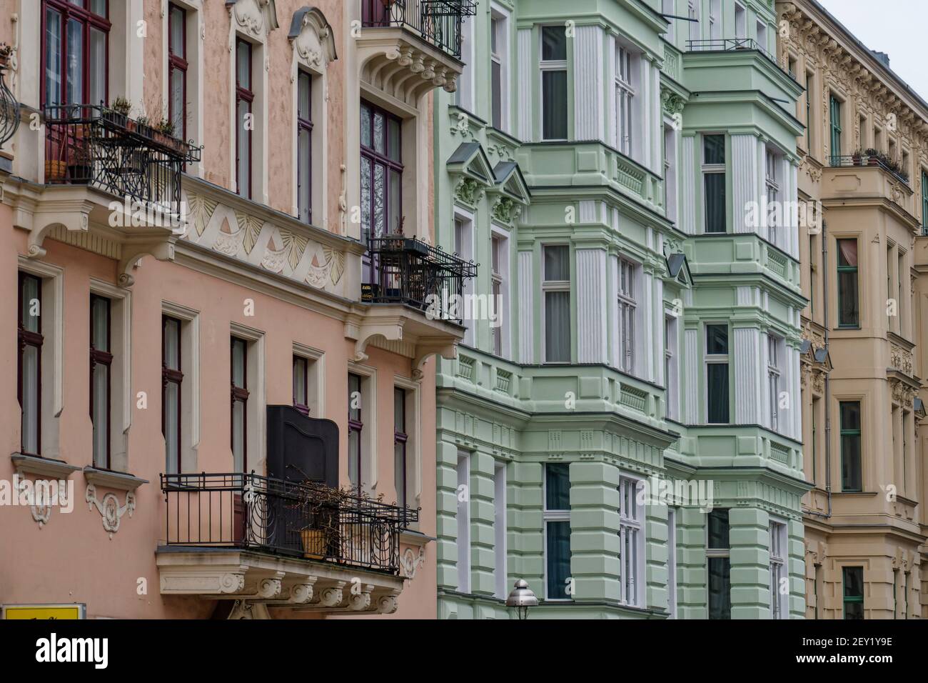 Historische Fassade beim Chamissoplatz in der Willibald-Alexis-Straße Ecke Kopischstraße à Kreuzberg, Berlin Banque D'Images