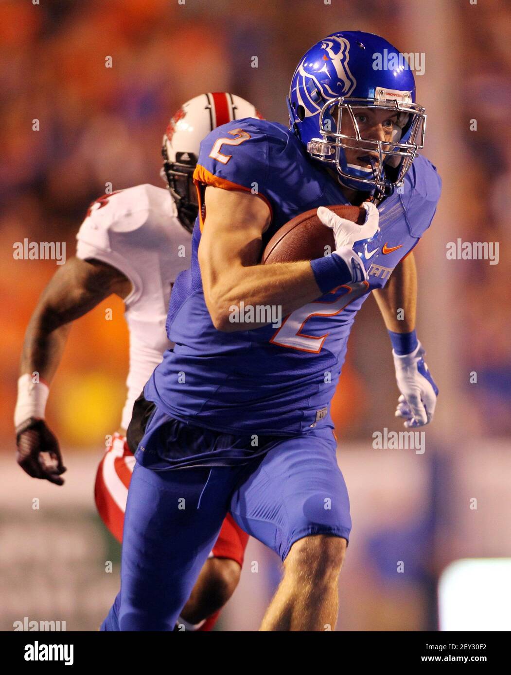 Matt Miller, receveur de l'État de Boise, fait une réception de la première moitié contre Louisiana-Lafayette au stade Albertsons à Boise, Idaho, le samedi 20 septembre 2014. (Photo de Kyle Green/Idaho Statesman/MCT/Sipa USA) Banque D'Images