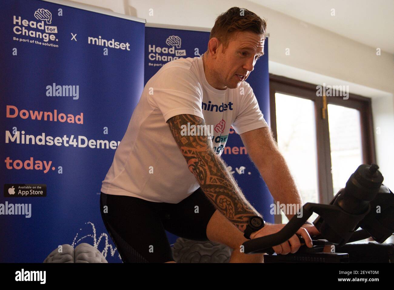 L'ancien pays de Galles international Alix Popham s'entraîne chez lui à Newport, dans le sud du pays de Galles, avant un défi de rugby Head for change. Date de la photo : vendredi 5 mars 2021. Banque D'Images