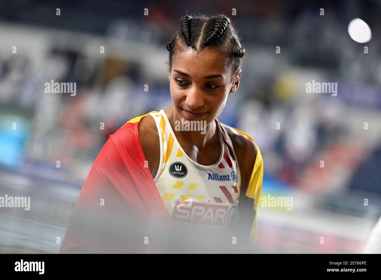 Nafissatou Nafi Thiam en Belgique, photographié après la course de 800 m, la dernière des cinq femmes pentathlon, au Championnat européen d'athlétisme en salle Banque D'Images