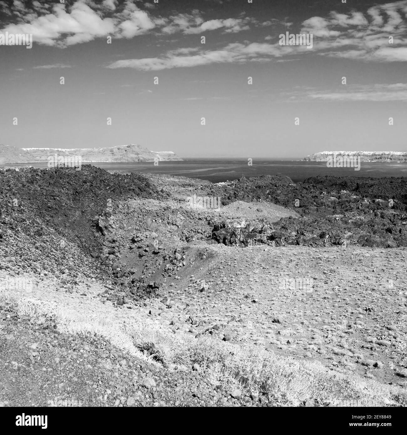 Terre volcanique en europe santorini grèce ciel et mer méditerranée Banque D'Images