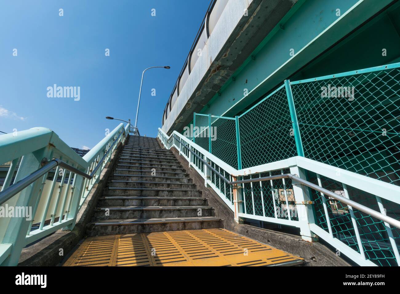 L'escalier relie le pont Tsukuda Ohashi à Chuo, dans le quartier de Tokyo, au Japon. Banque D'Images
