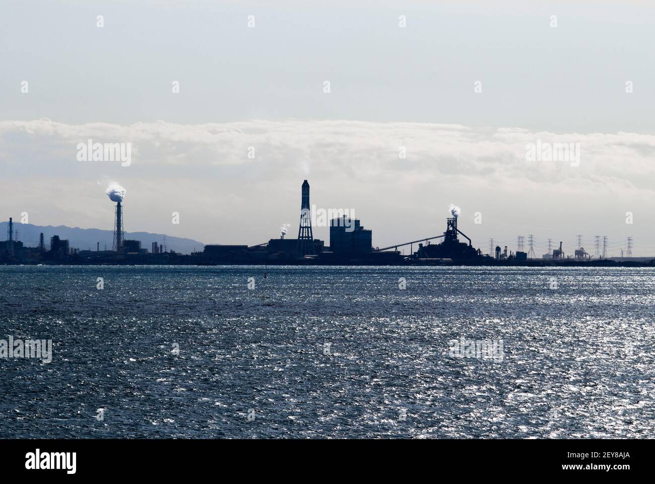 Paysage de la zone industrielle de bord de mer à Kimitsu City, préfecture de Chiba, Japon Banque D'Images