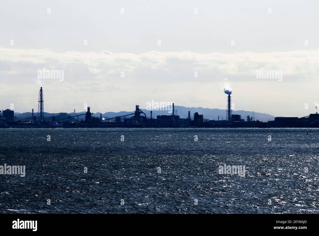 Paysage de la zone industrielle de bord de mer à Kimitsu City, préfecture de Chiba, Japon Banque D'Images