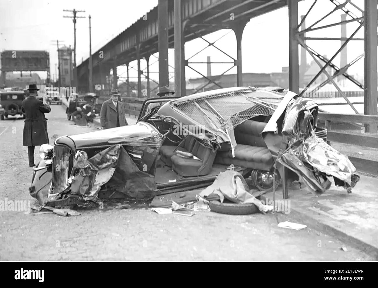 ACCIDENT DE VOITURE À BOSTON, ÉTATS-UNIS, EN 1935. Photo : Leslie Jones, avec la permission de la Boston public Library. Banque D'Images