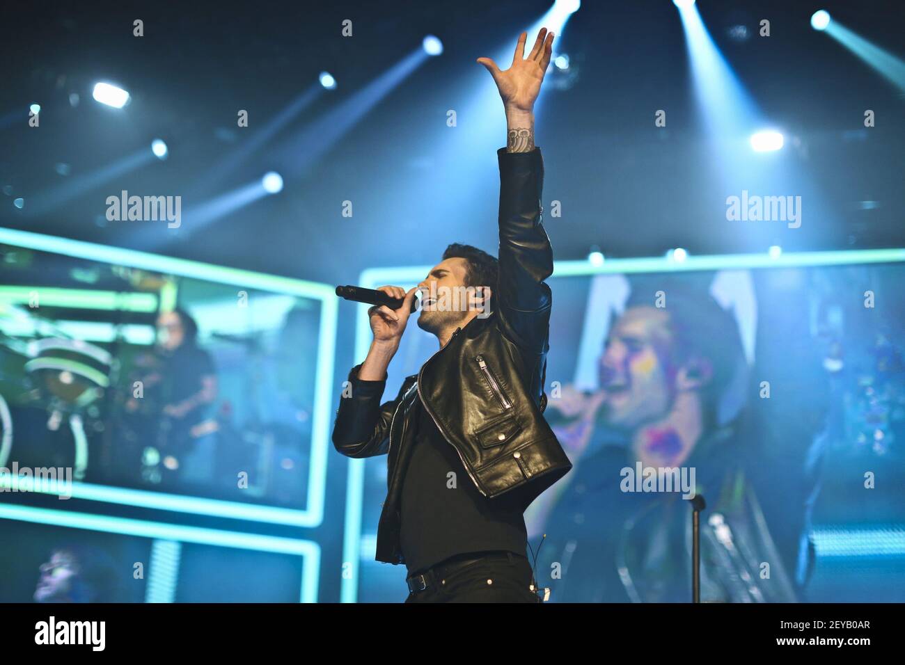 Adam Levine, de Maroon 5, se produit au Xcel Energy Center de St. Paul, Minnesota, le lundi 4 mars 2013. (Renee Jones Schneider/Minneapolis Star Tribune/MCT) Banque D'Images