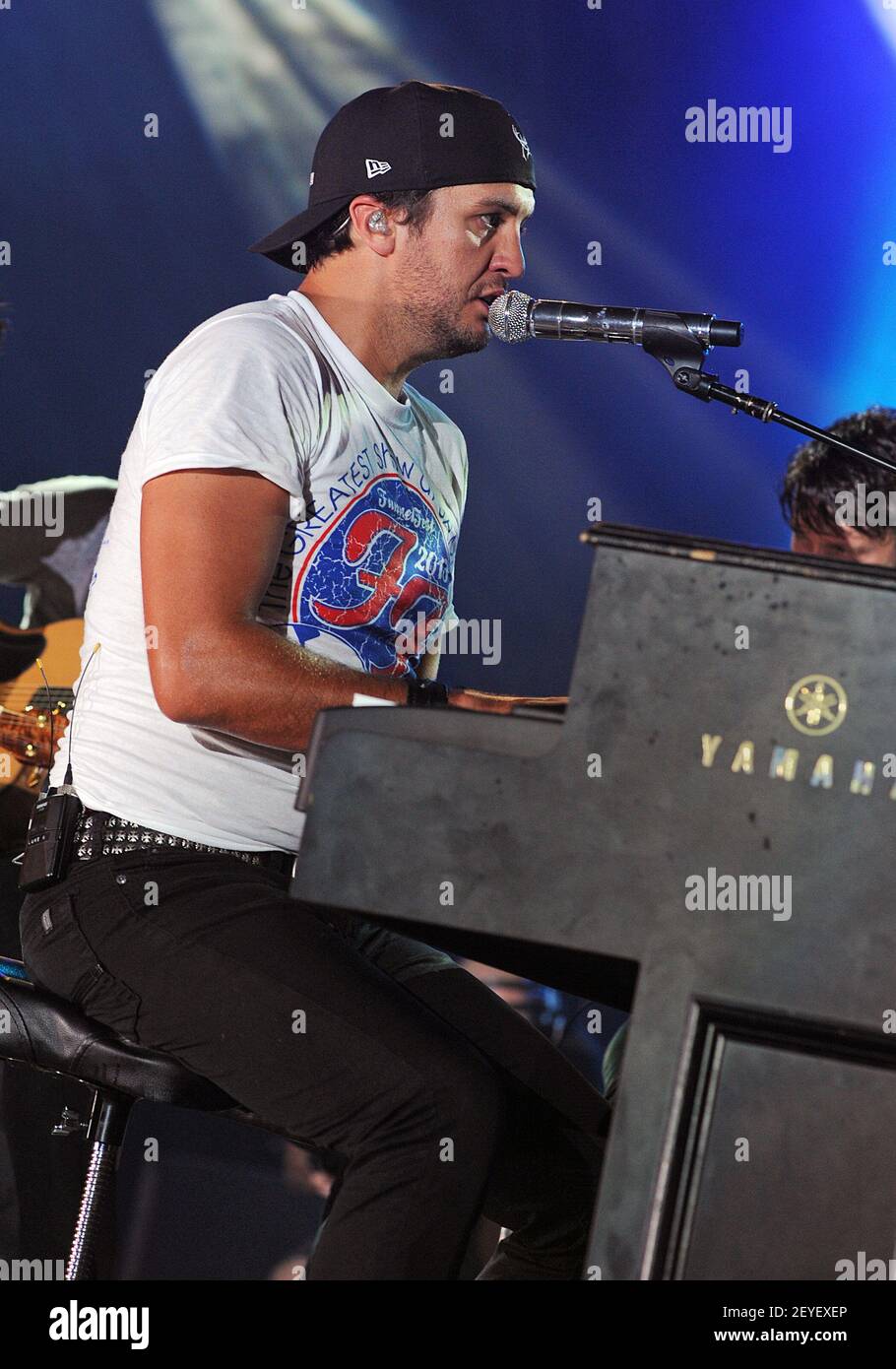 19 juillet 2013 - Morristown, OH - la star de la musique country LUKE BRYAN fait les titres du 2e jour de la 37e année 'Jamboree in the Hills' 2013, également connue sous le nom de 'Super Bowl of Country Music'. Crédit photo: Jason L Nelson/AdMedia /Sipa USA Banque D'Images
