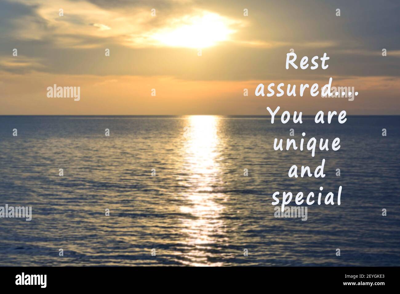 Image Floue Du Coucher Du Soleil Avec Des Citations Motivantes Et Inspirantes Photo Stock Alamy