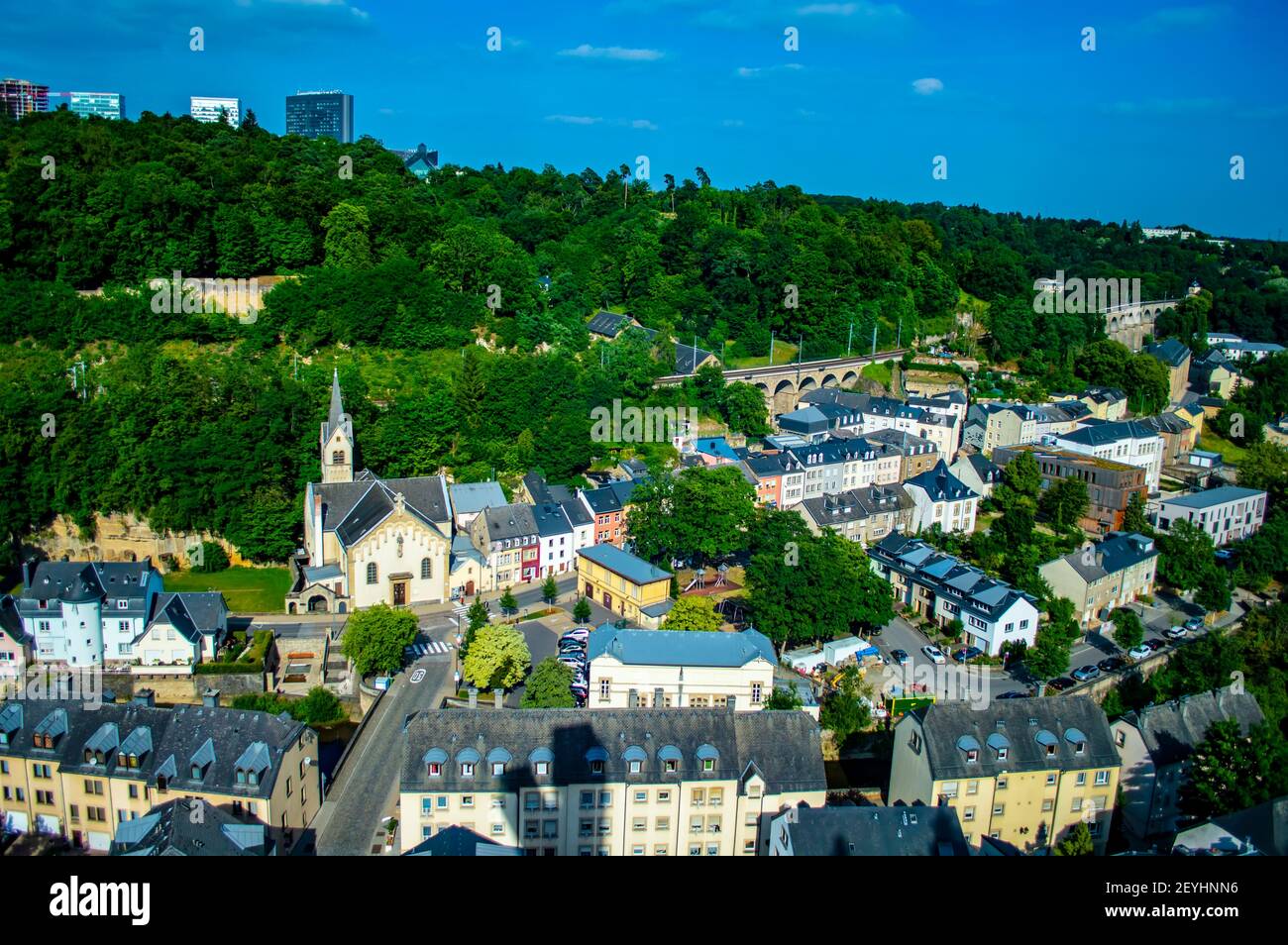 Luxembourg ville, Luxembourg - 15 juillet 2019 : belle vue sur la vieille ville de Luxembourg par une belle journée d'été Banque D'Images