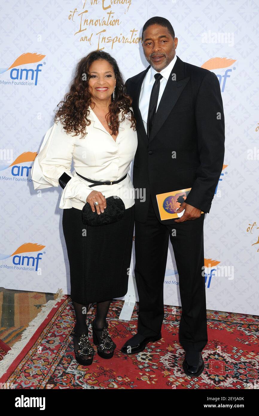 13 octobre 2013 - Beverly Hills, Californie - Debbie Allen, Norman Nixon. 10e Gala annuel de la Fondation Alfred Mann au 9100 Wilshire Blvd. Crédit photo : Byron Purvis/AdMedia/Sipa USA Banque D'Images