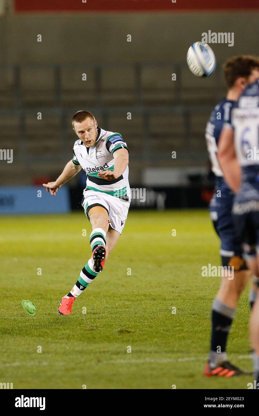MANCHESTER, ROYAUME-UNI. 5 MARS Brett Connon de Newcastle Falcons commence à but lors du match de première nomination Gallagher entre sale Sharks et Newcastle Falcons au stade AJ Bell, Eccles, le vendredi 5 mars 2021. (Crédit : Chris Lishman | MI News ) Banque D'Images