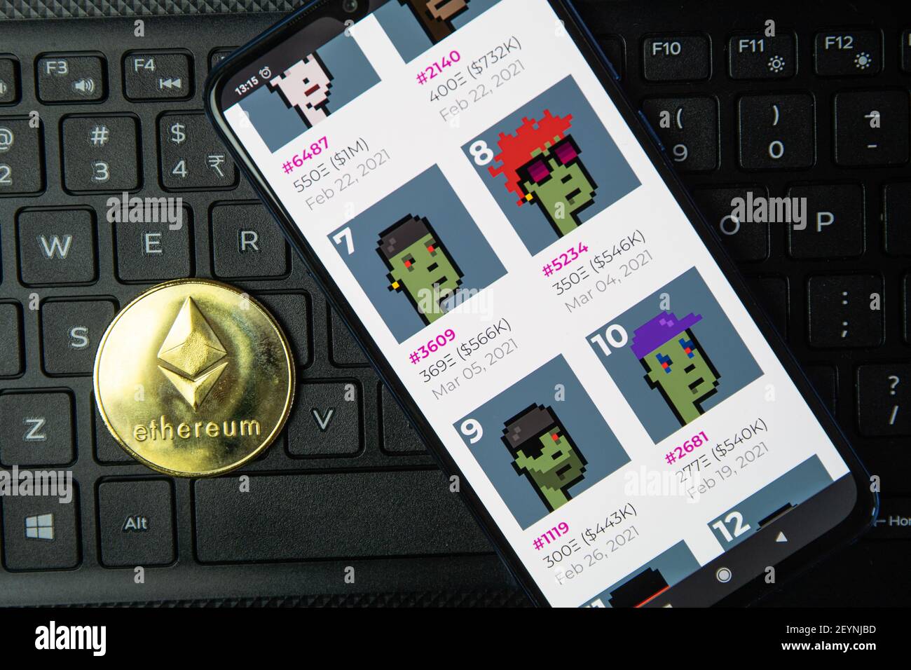 Les jetons non fongibles (NFT) sont des jetons uniques ou des actifs numériques qui générer de la valeur en raison de leur unicité Banque D'Images