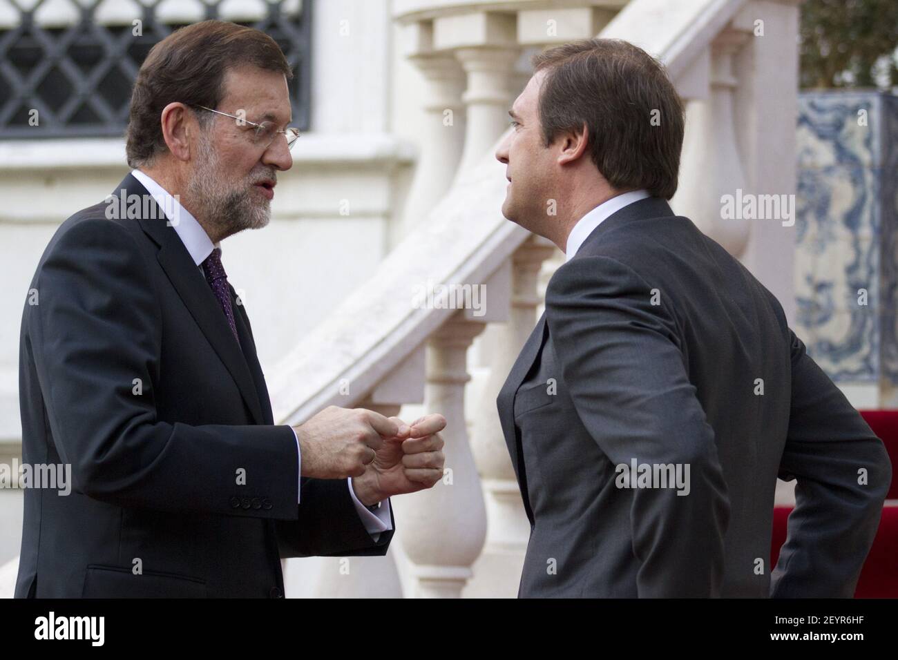 24 janvier 2012 - Lisbonne, Portugal - Mariano Rajoy (L), Premier ministre espagnol rencontre le Premier ministre portugais, Pedro Passos Coelho (R), au Palais de Sao Bento. Pour la première fois depuis son arrivée au pouvoir le 2011 décembre, Mariano Rajoy se rend au Portugal pour une visite de moins de 24 heures au Portugal où il rencontre le Premier ministre portugais et le Président portugais, Cavaco Silva. Crédit photo: Pedro Nunes/Sipa USA Banque D'Images