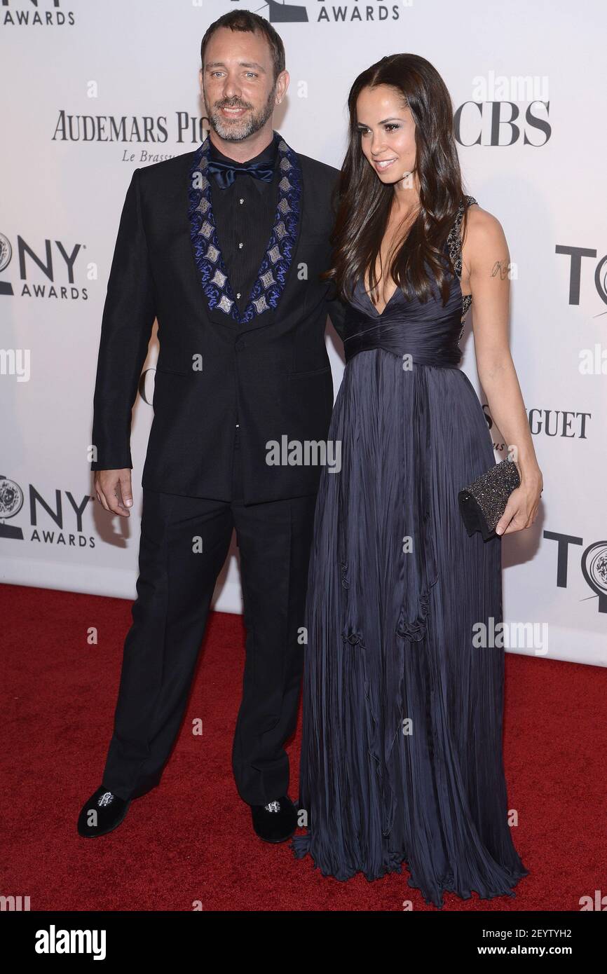 10 juin 2012 - New York - (G-D) Trey Parker et Emma Sugiyama assistent aux 66e Tony Awards annuels au Beacon Theatre le 10 juin 2012 à New Yorkk, NY. Photo Credit: Anthony Behar/Sipa USA Banque D'Images