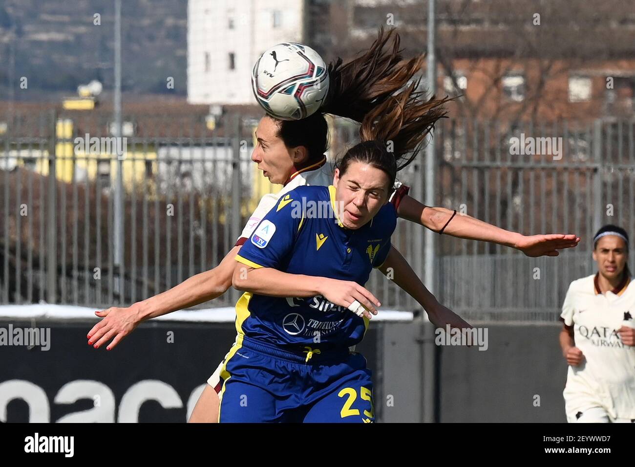 Stade de Sinergy, Vérone, Italie, 06 mars 2021, Paloma Lazaro (Roma) et Caterina Ambrosi (Vérone) pendant Hellas Verona femmes vs AS Roma, football italien Serie A Women Match - photo Alessio Tarpini / LM Banque D'Images