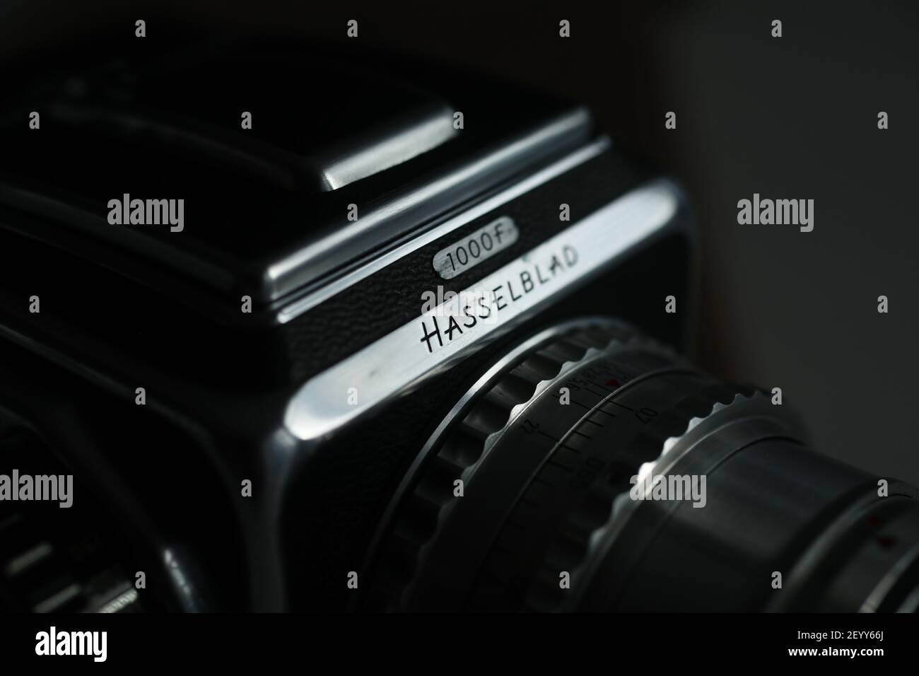MOTALA, SUÈDE- 2 MARS 2021 : un vieux Hasselblad 1000F. Photo Jeppe Gustafsson Banque D'Images