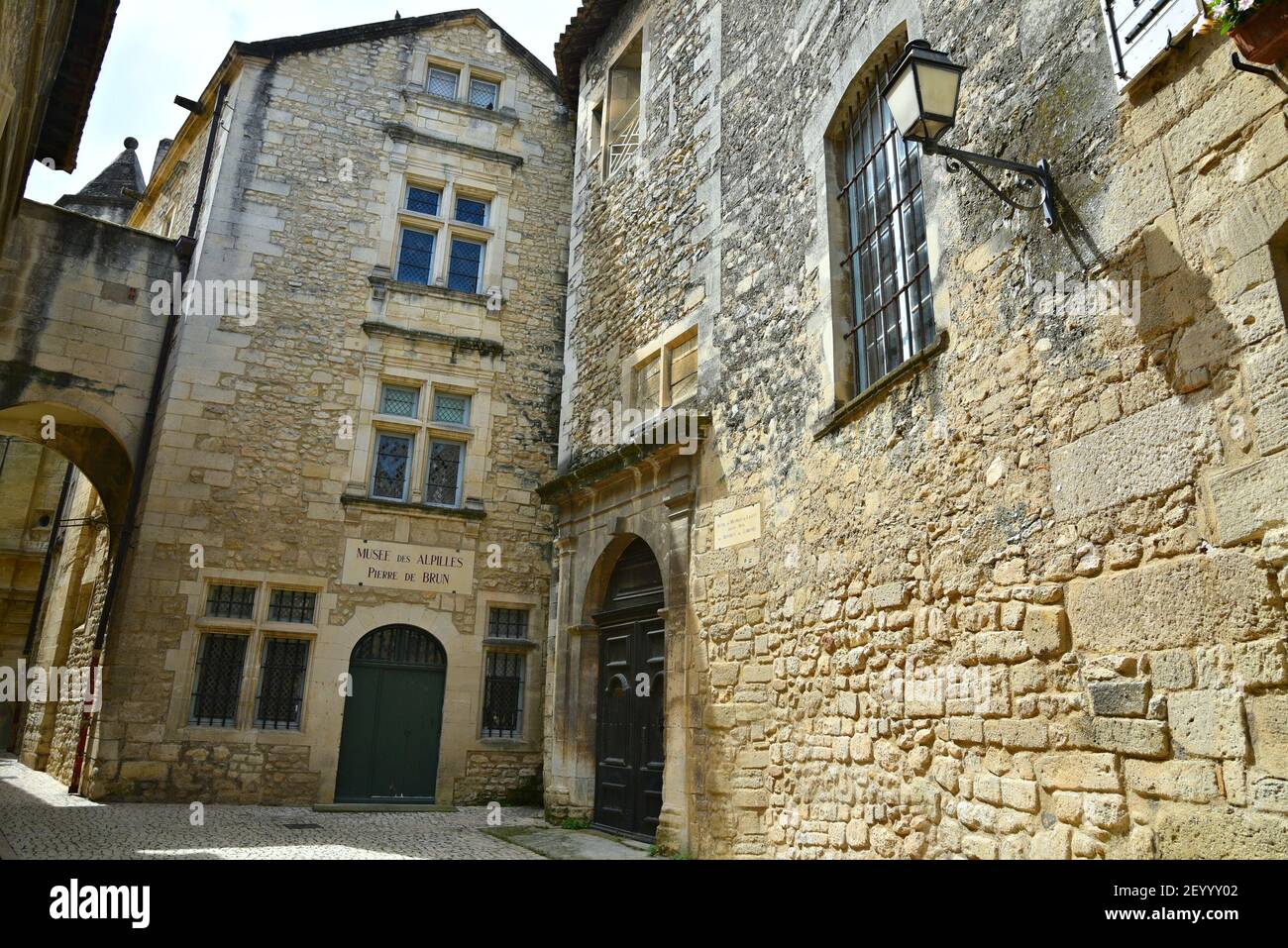 Vue extérieure du musée des Alpilles de style Renaissance, monument historique de Saint-Rémy-de-Provence, Bouches-du-Rhône France. Banque D'Images