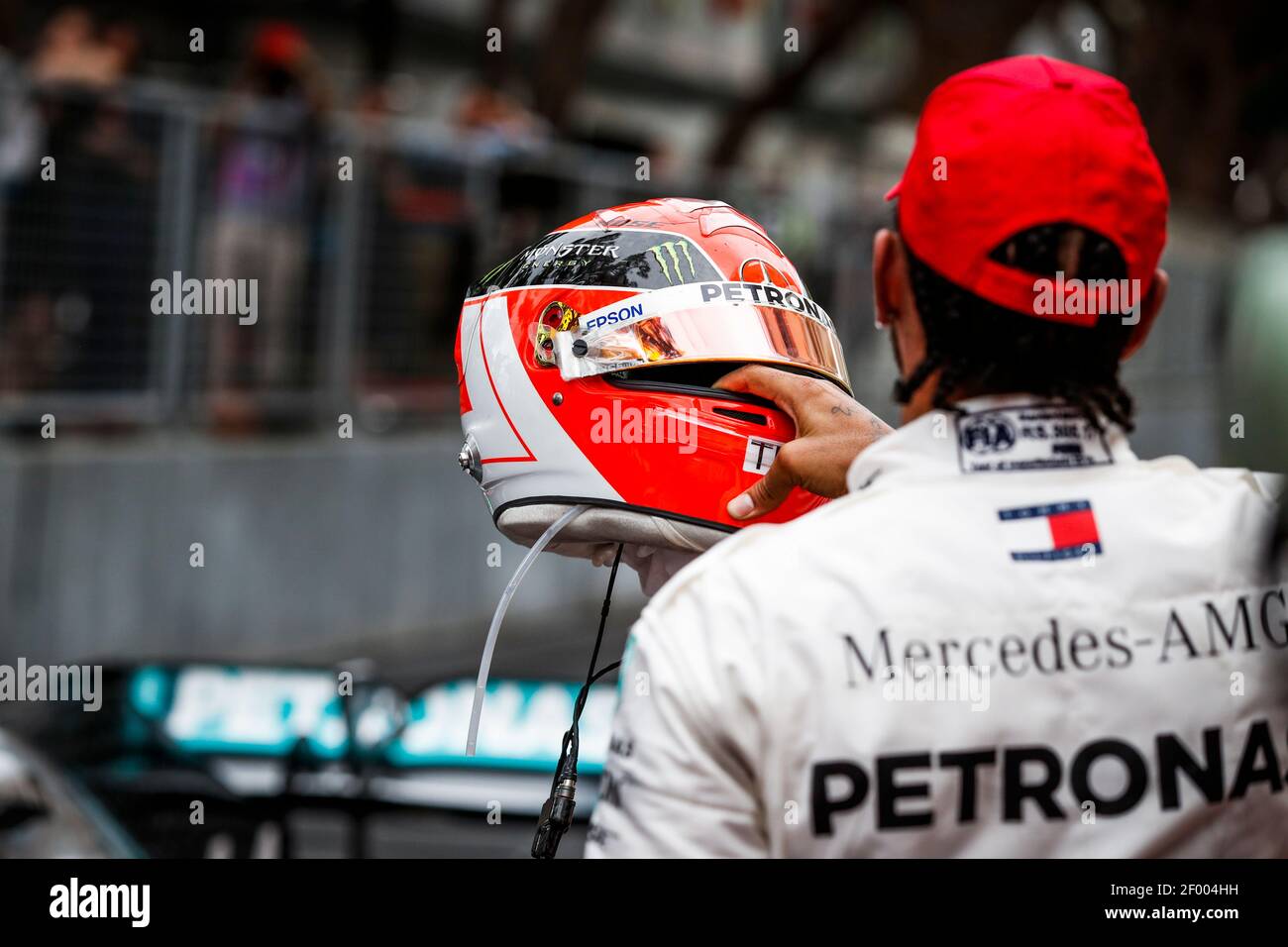 HAMILTON Lewis (gbr), Mercedes AMG F1 GP W10 Hybrid EQ Power+, casque  spécial pour Niki Lauda pendant le Championnat du monde de Formule 1 2019,  Grand Prix de Monaco du 23 au