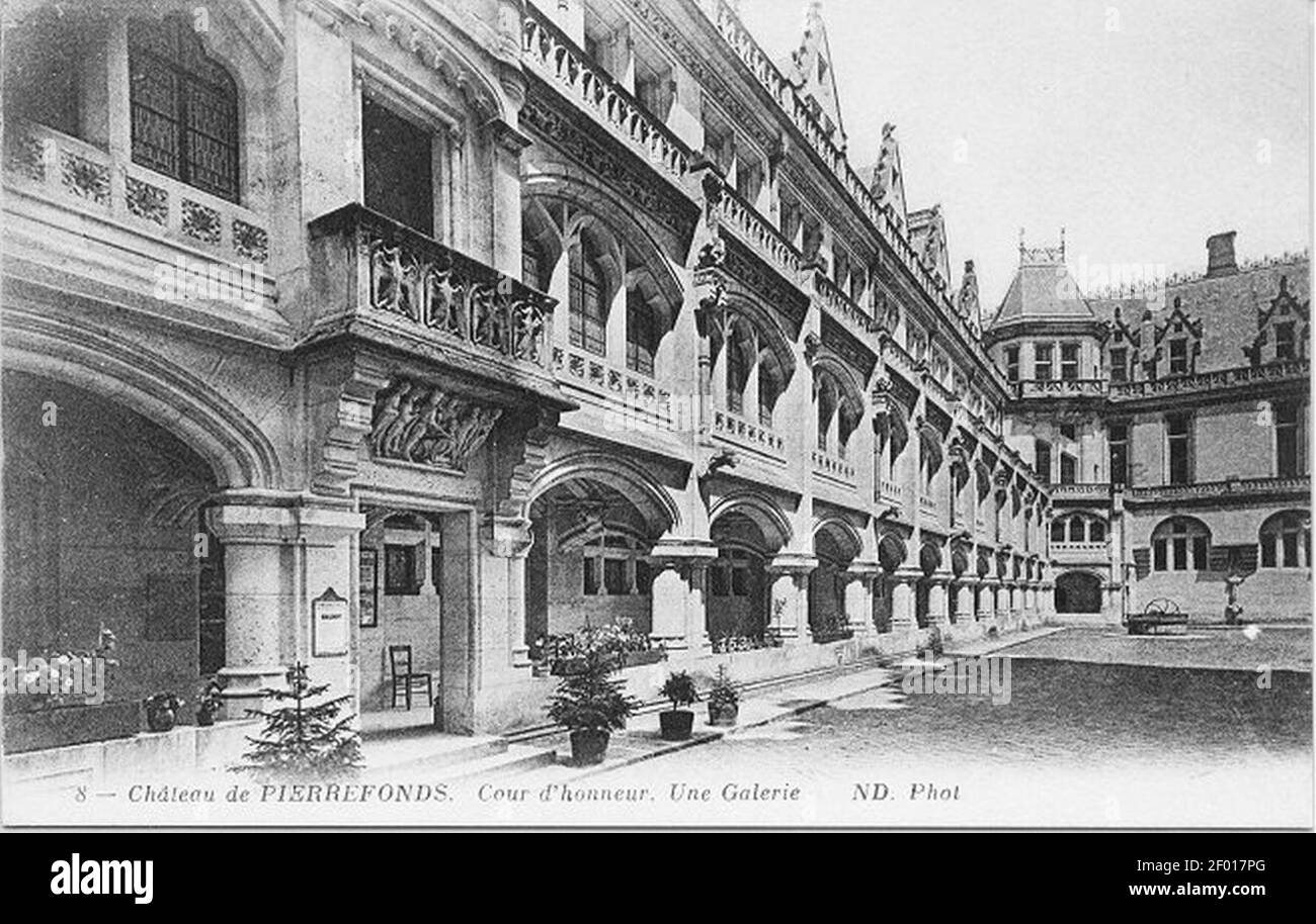 Pierrefonds Banque d'images noir et blanc Alamy