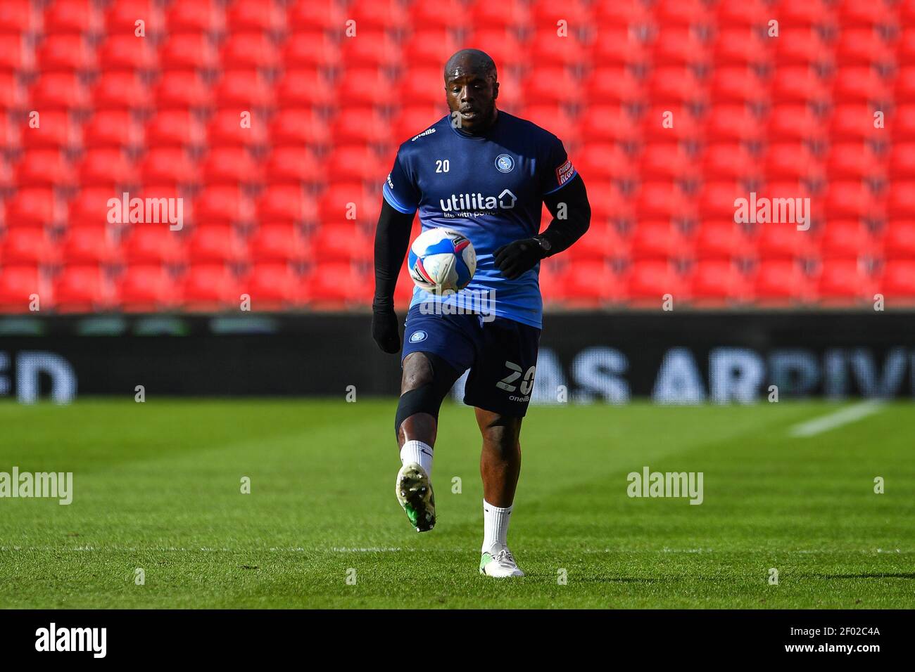 Adebayo Akinfenwa #20 de Wycombe Wanderers pendant l'échauffement avant le match, le 3/6/2021. (Photo de Craig Thomas/News Images/Sipa USA) crédit: SIPA USA/Alay Live News Banque D'Images