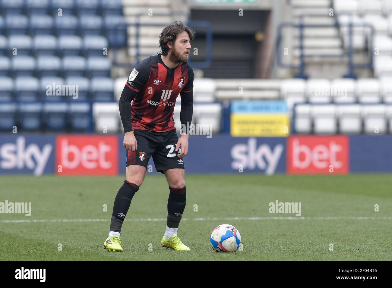 Preston, Royaume-Uni. 06e mars 2021. Ben Pearson #22 de Bournemouth en action pendant le match à Preston, Royaume-Uni le 3/6/2021. (Photo de Simon Whitehead/News Images/Sipa USA) crédit: SIPA USA/Alay Live News Banque D'Images