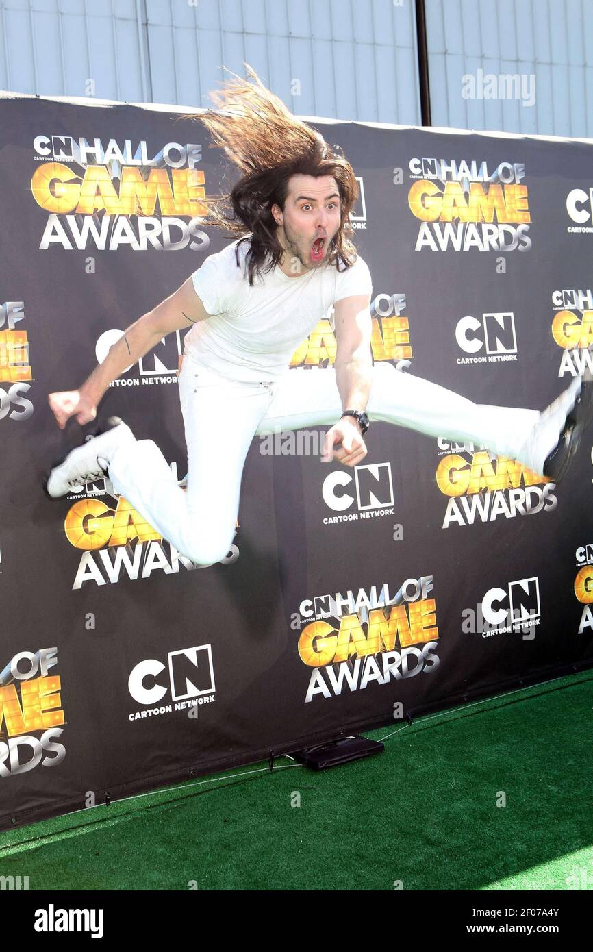 21 février 2011 - Santa Monica, CA - Andrew . arrive au Cartoon Network  Hall of Game Awards à Santa Monica, Californie. Crédit photo : Krista  Kennel/Sipa Press//1102220336 Photo Stock - Alamy