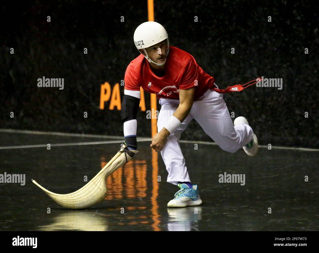 Cesta punta. Pelota sport basque. Jai-Alai Biarritz. Pays basque. France. Banque D'Images