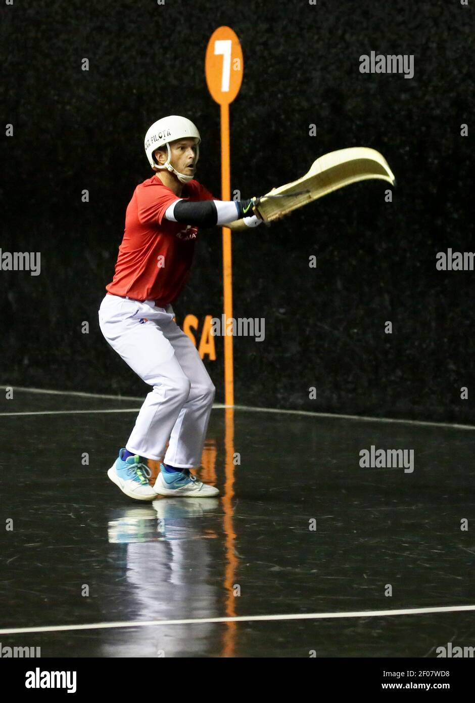 Cesta punta. Pelota sport basque. Jai-Alai Biarritz. Pays basque. France. Banque D'Images