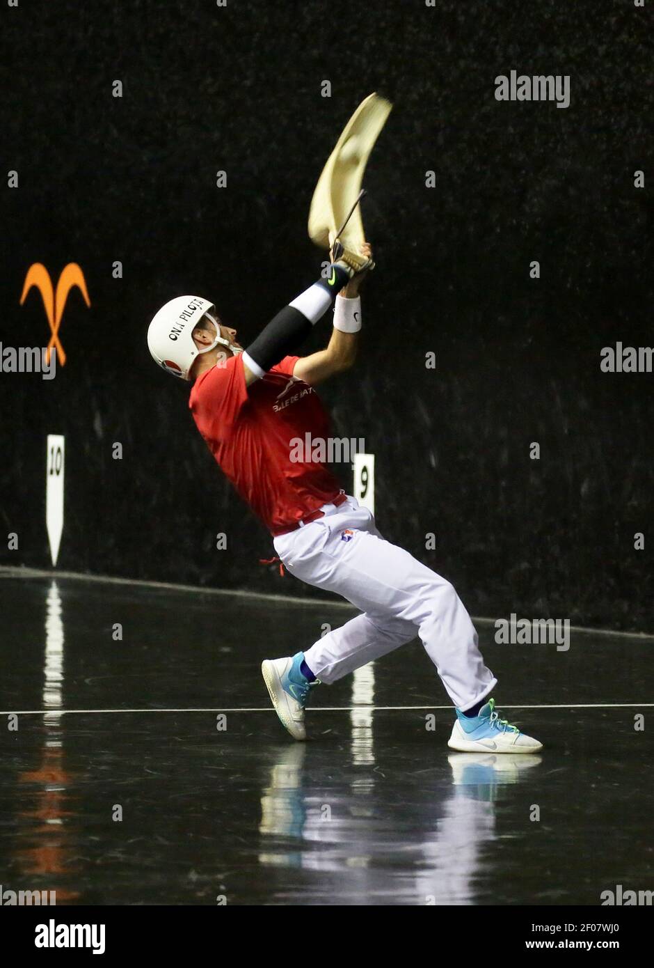 Cesta punta. Pelota sport basque. Jai-Alai Biarritz. Pays basque. France. Banque D'Images