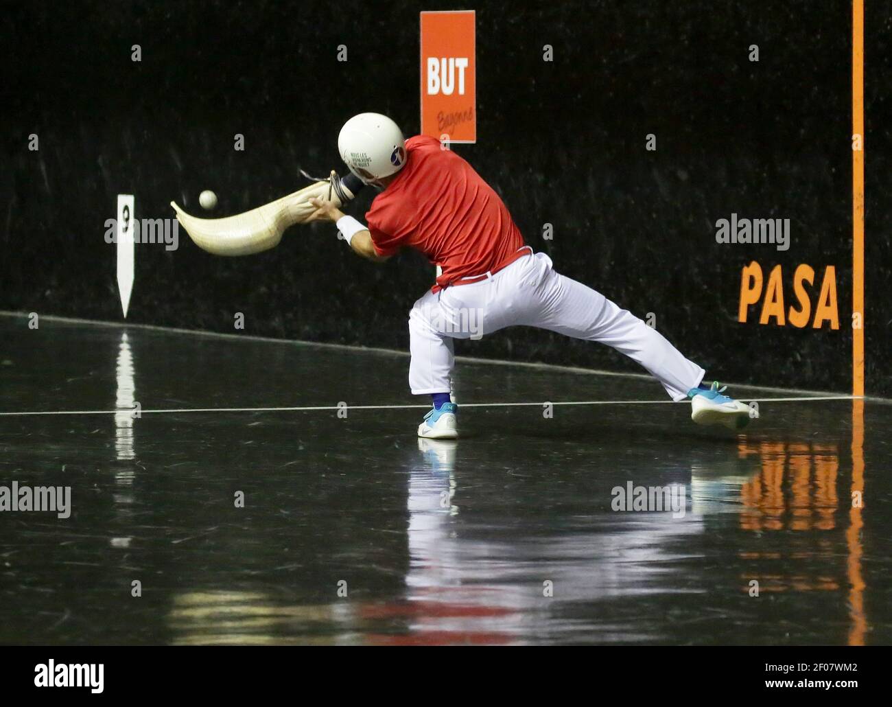 Cesta punta. Pelota sport basque. Jai-Alai Biarritz. Pays basque. France. Banque D'Images