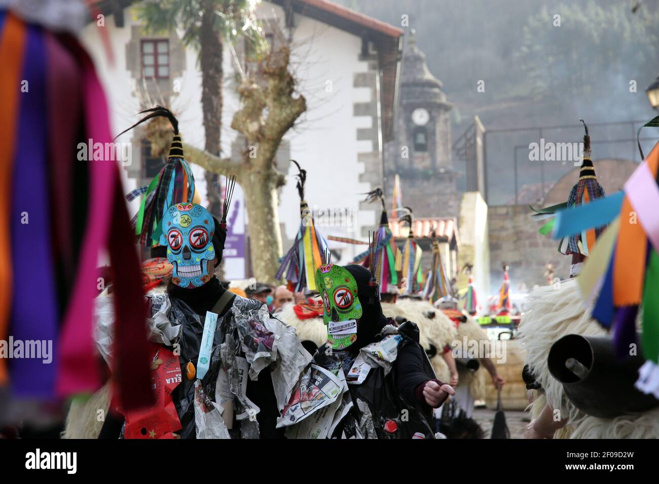 Zubieta, Navarre, Espagne - 28 janvier 2020 : mascarade traditionnel de carnaval Joadunak Banque D'Images