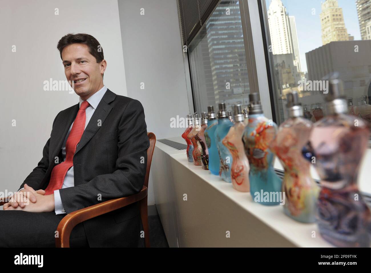 17 novembre 2011 - New York - Patrice Beliard, Président de BeautÅ½  Prestige International (BPI) USA, pose une séance de portrait à son bureau  de New York le 15 novembre 2011. BPI