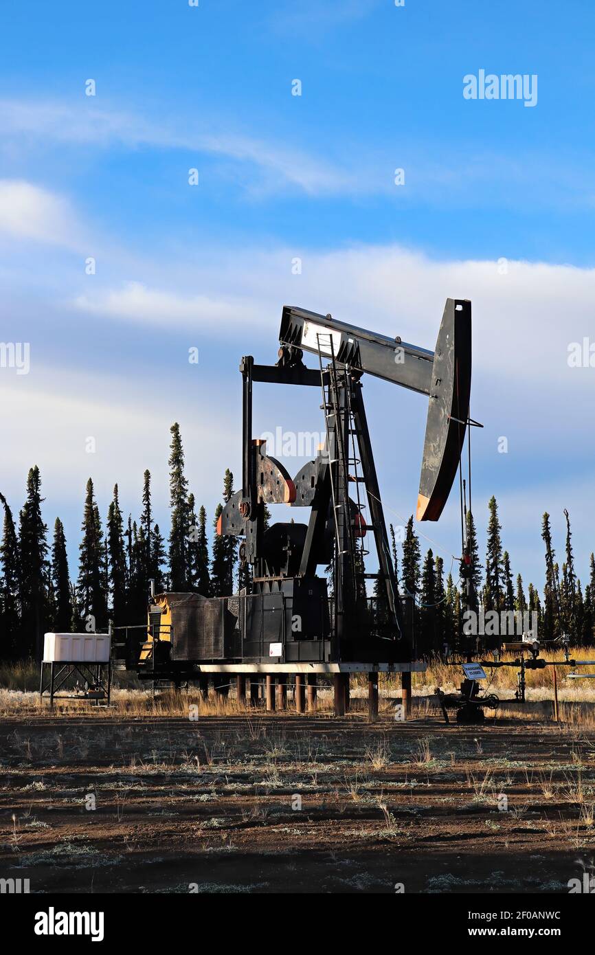 Plates-formes pétrolières en plaques avec signalisation radigans fermée Banque D'Images
