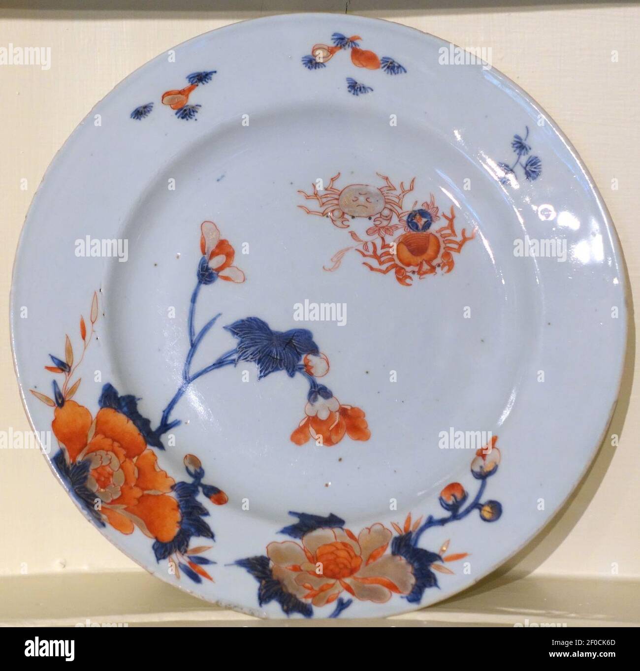 Assiette, Chine, 1730-1740, porcelaine avec décoration et dorure Banque D'Images