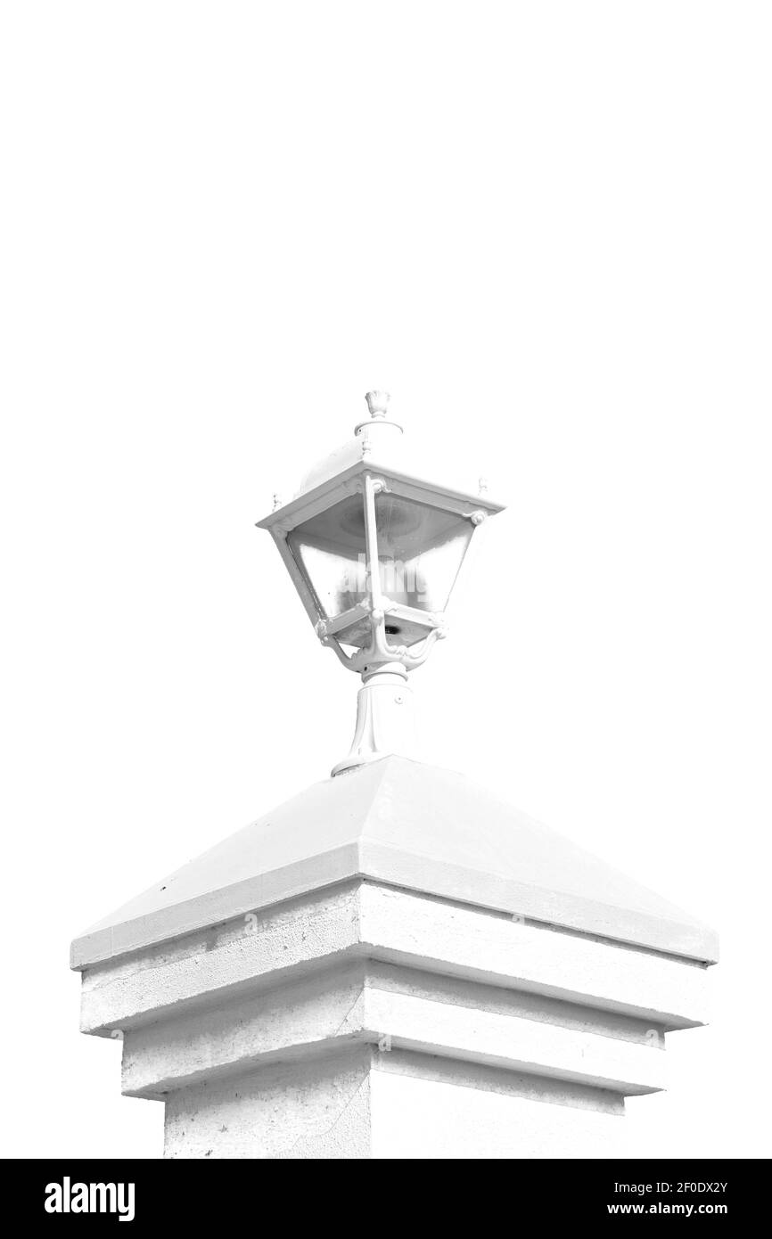En oman, ancien lampadaire dans le ciel clair et abstrait arrière-plan Banque D'Images En oman, ancien lampadaire dans le ciel clair et abstrait arrière-plan Banque D'Images