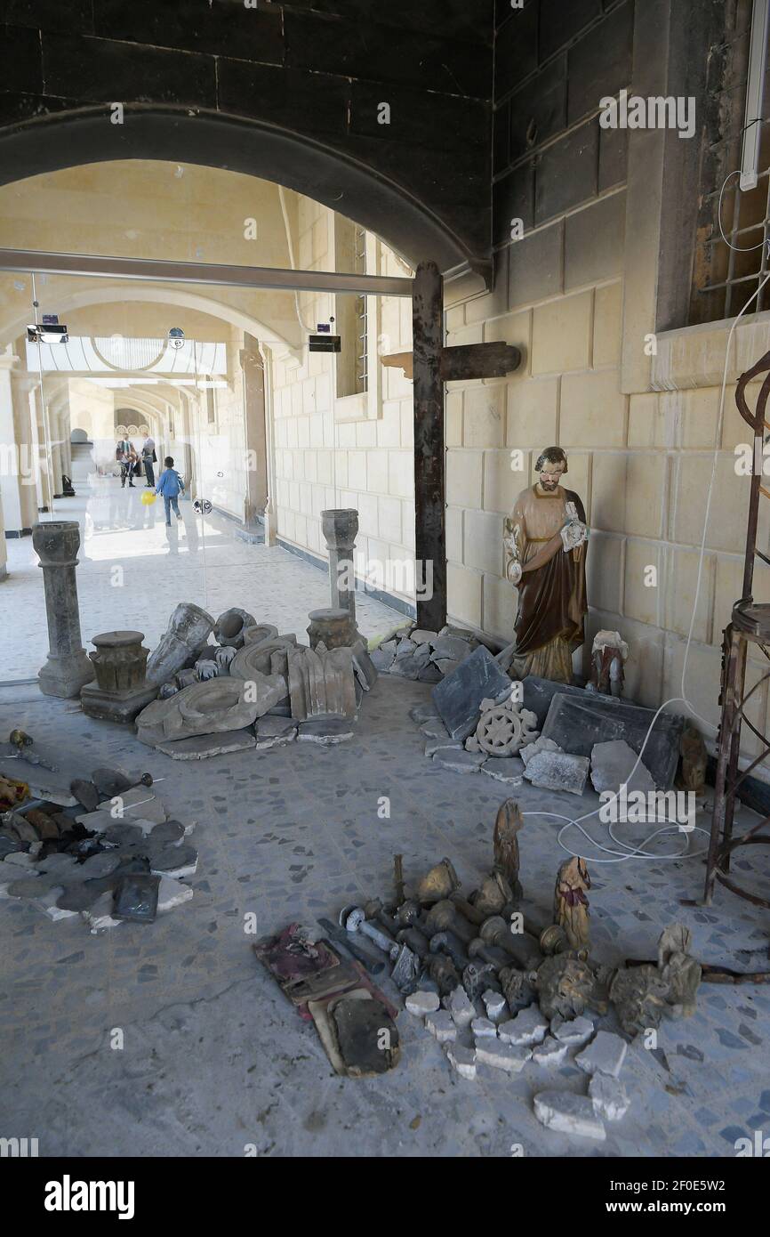 Ninive, Irak. 07e mars 2021. Mars 7.2021 : le pape François durend la visite au Churh catholique syriaque de l'Immaculée conception ( al-Tahira-l-Kubra ), tn la ville majoritairement chrétienne de Quaraqosh (Baghdeda ), dans la province de Ninive, Irak crédit: Agence de photo indépendante/Alamy Live News Banque D'Images
