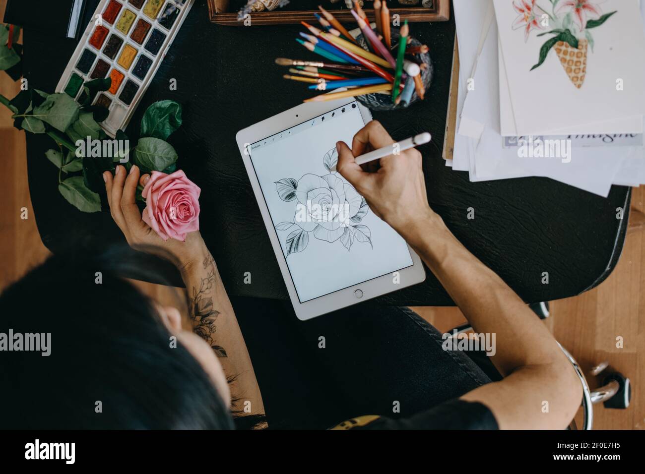 Tatouage Art Numerique Processus Sur Ipad Tatouage Artiste Travaillant Avec Apple Pencil Et Dessin Sur Ipad Pro Dans Procreate Kropivnitskiy Ukraine Septembre 27 Photo Stock Alamy Tatouage Art Numerique Processus Sur Ipad Tatouage Artiste Travaillant Avec Apple Pencil Et Dessin Sur Ipad Pro Dans Procreate Kropivnitskiy Ukraine Septembre 27 Photo Stock Alamy