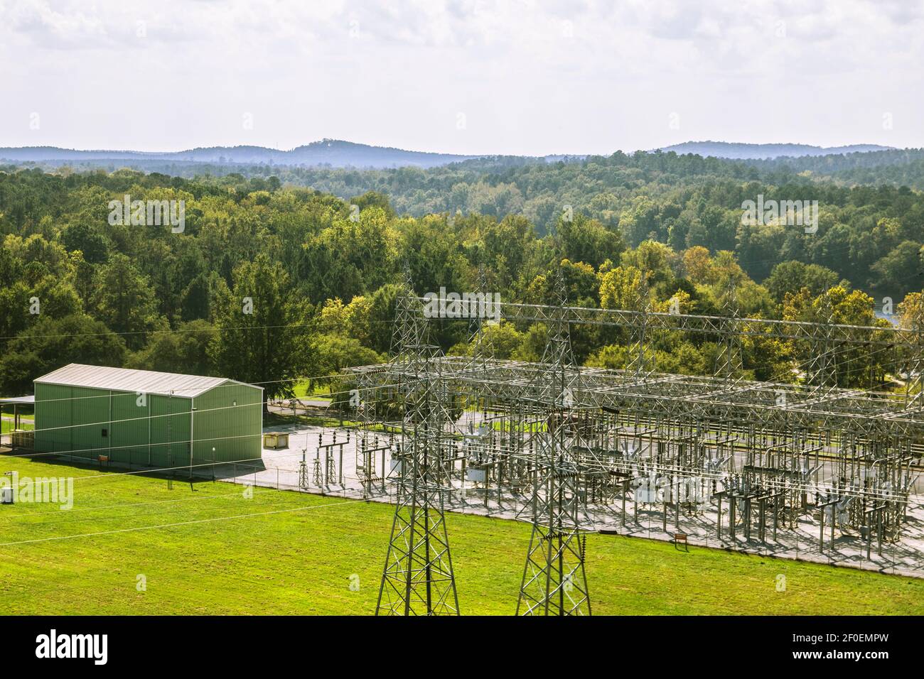 Augusta, GA / USA - 10 13 20: Vue sur la centrale électrique de J. Strom Thurmond Dam et les paysages naturels Banque D'Images
