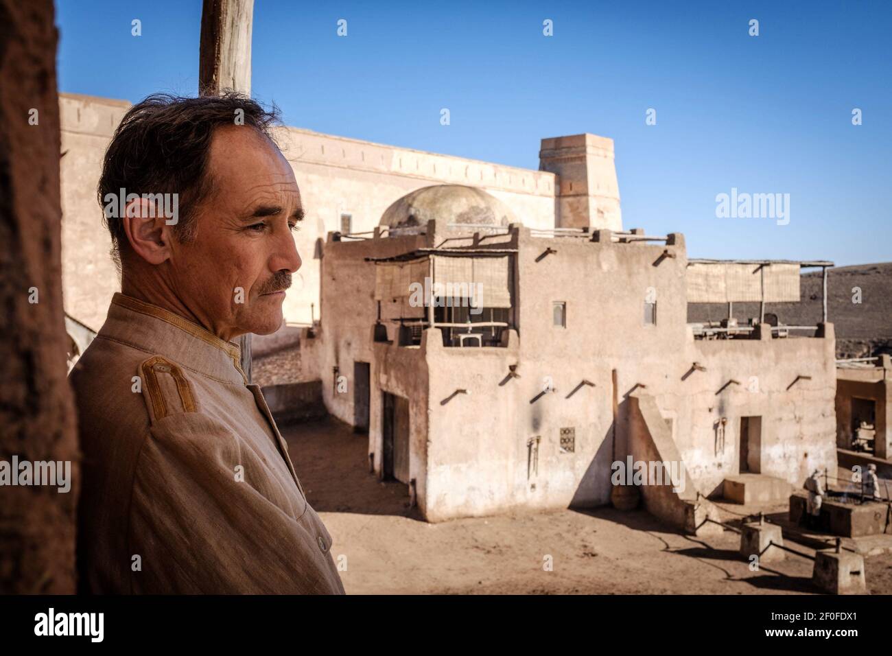 MARK RYLANCE en ATTENTE DES BARBARES (2019), réalisé par CIRO GUERRA. Credit: Iervolino Entertainment / Ithaca photos / Album Banque D'Images