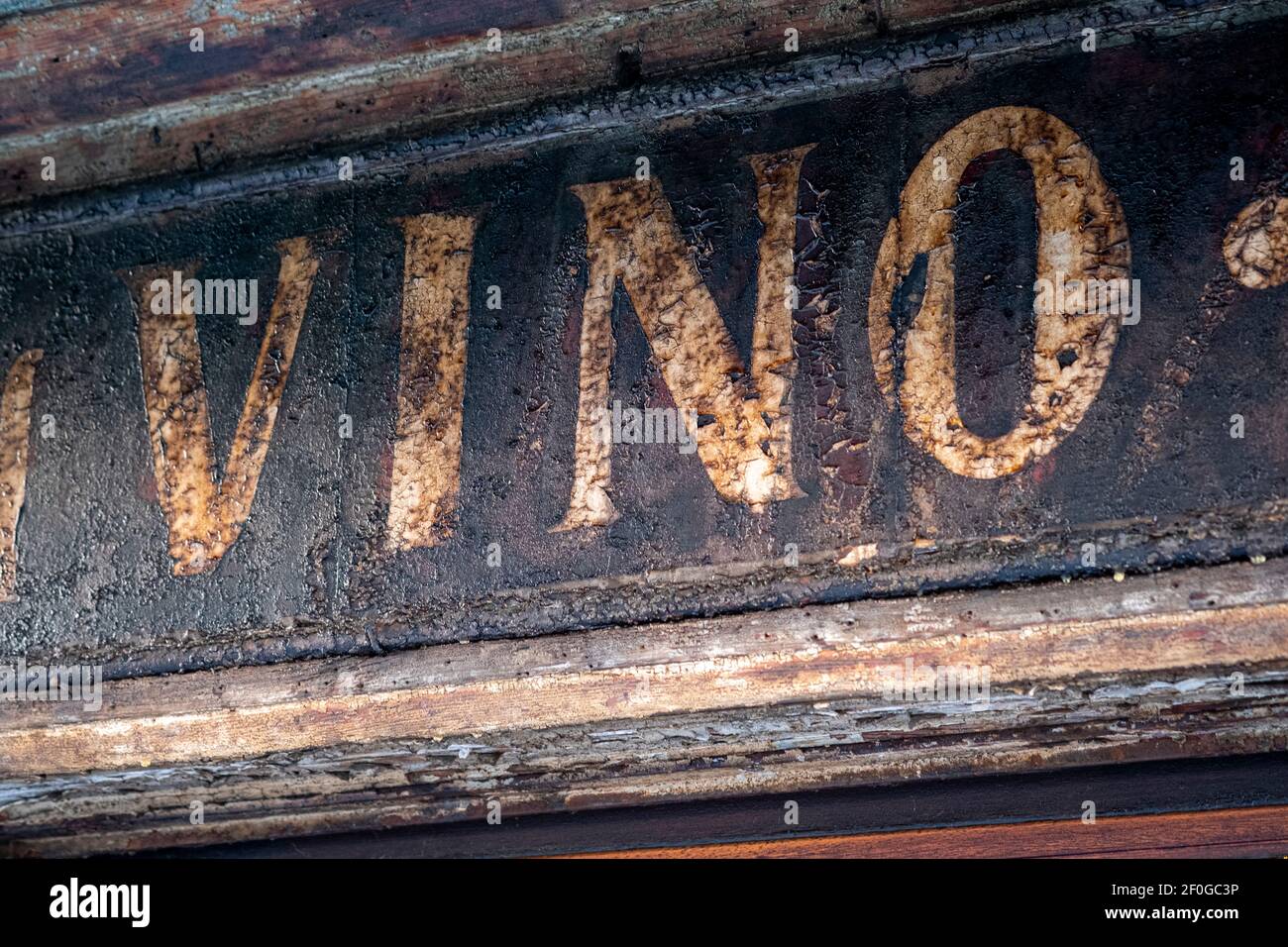 Venise, Italie. Panneau 'Vino' au-dessus d'un bar à San Trovaso, Al Squero. Banque D'Images