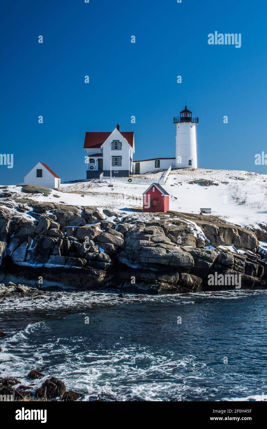 Nubble Light, York Maine, fin de l'hiver Banque D'Images