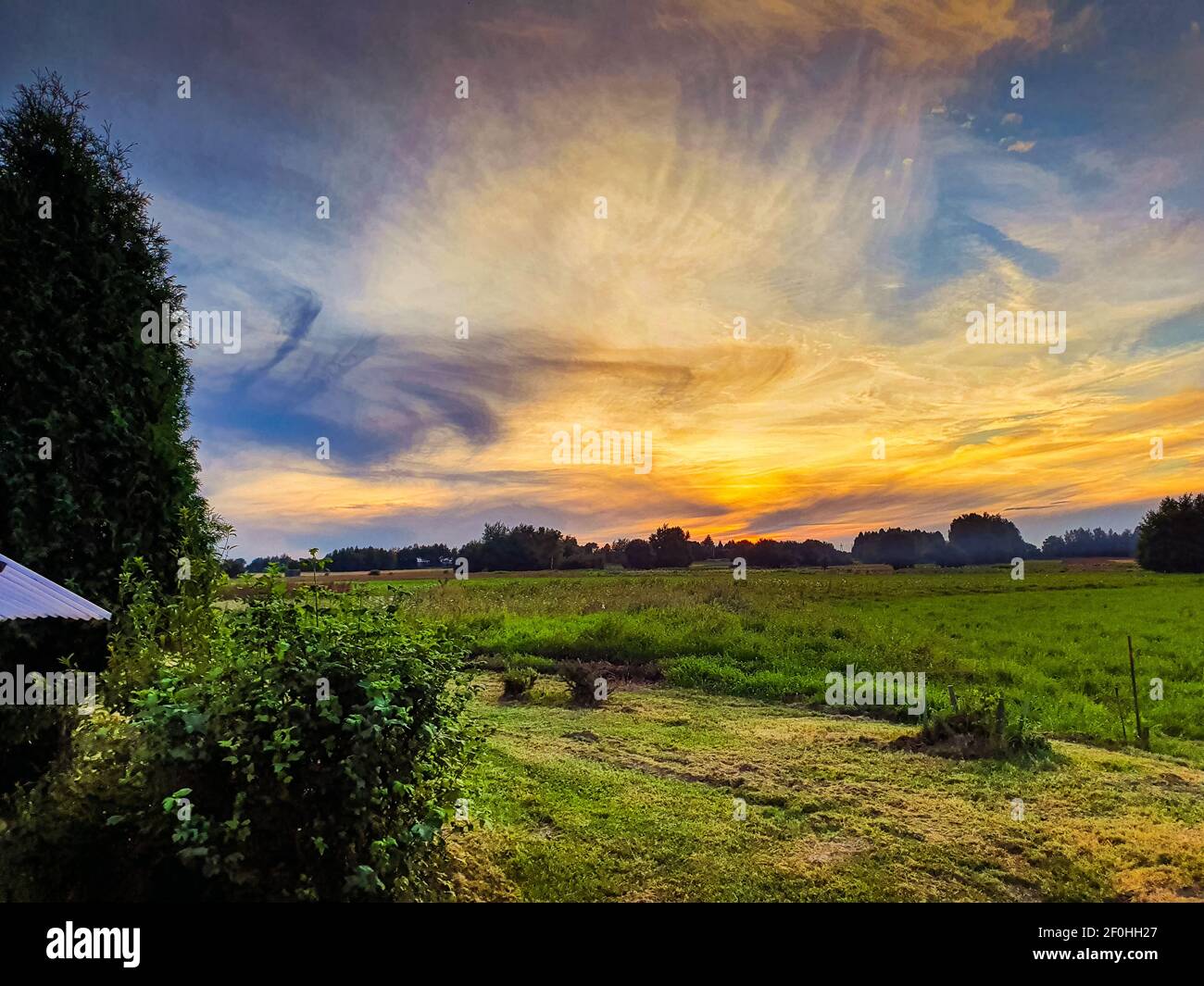 coucher de soleil sur ma ville en pologne krosno Banque D'Images
