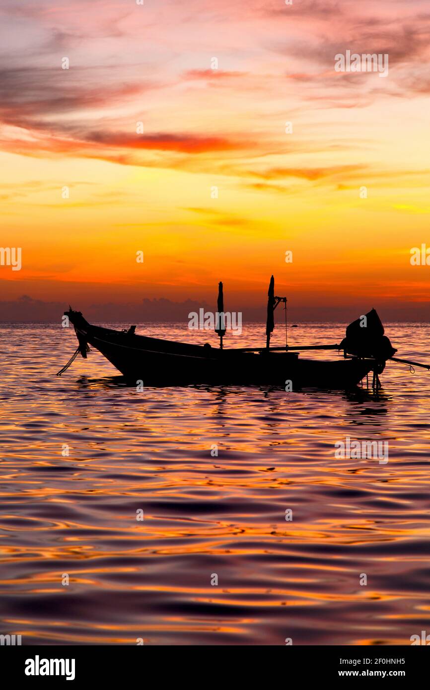 Sunrise Boat et thaïlande kho tao littoral s china mer Banque D'Images