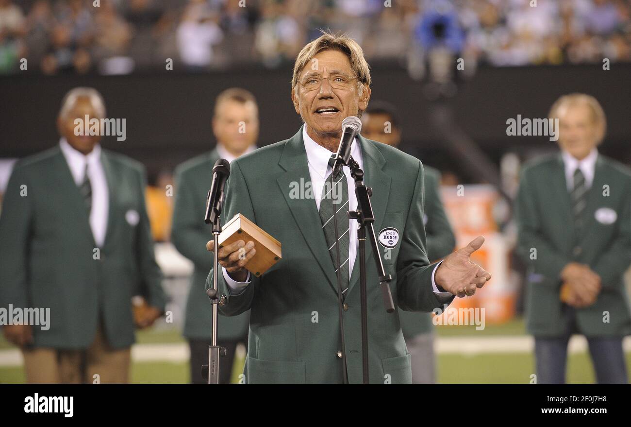 Joe Namath a été intronisé dans le New York Jets Ring of Honor lors des cérémonies de la demi-journée alors que les Jets affrontaient les New York Giants au New Meadowlands Stadium à East Rutherford, New Jersey, le lundi 16 août 2010. (Photo de David Pokress/Newsday/MCT/Sipa USA) Banque D'Images